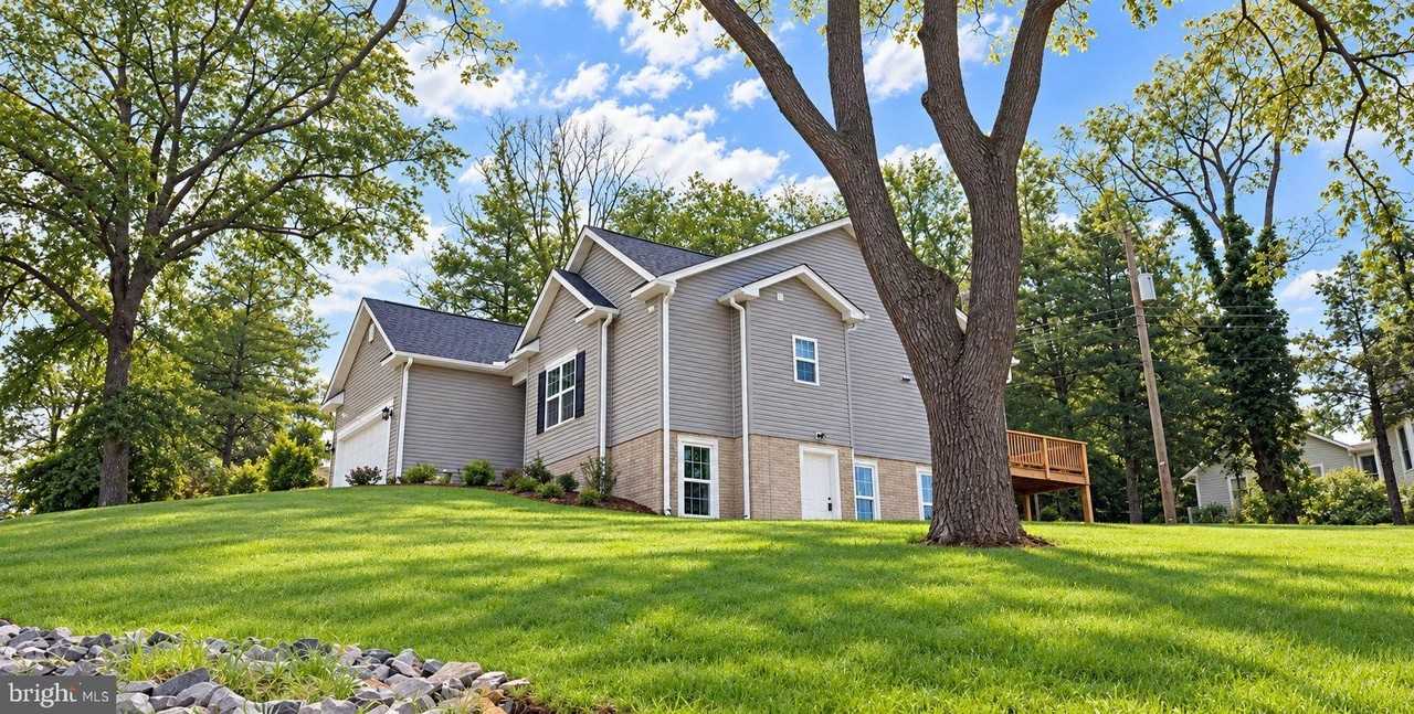 27 Durham Hill Ln - Photo 2 of 4