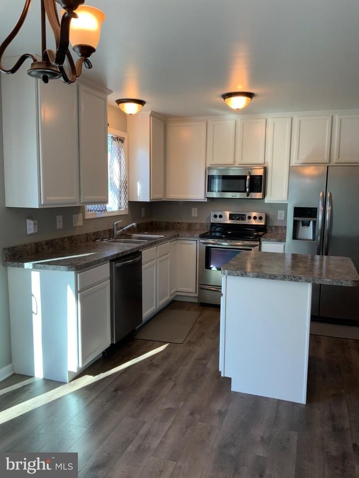 40 Betts Way - Photo 3 of 21