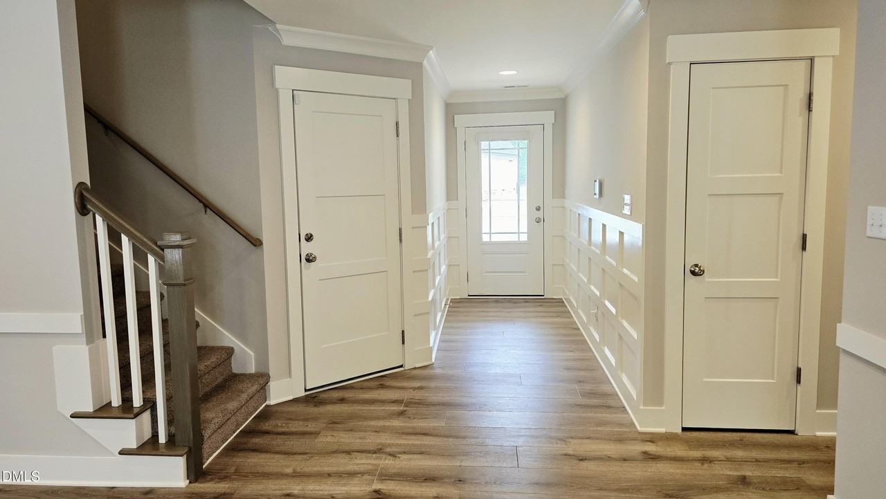 574 Long Grass Dr - Photo 3 of 16