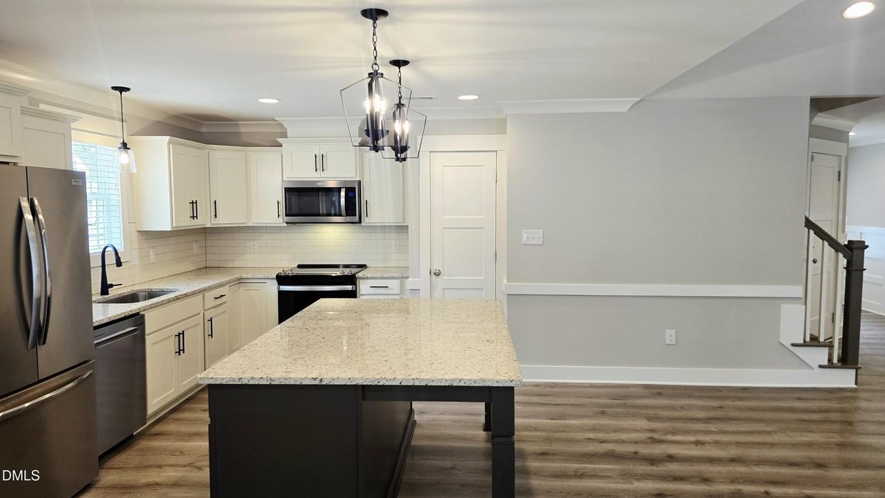 574 Long Grass Dr - Photo 5 of 16