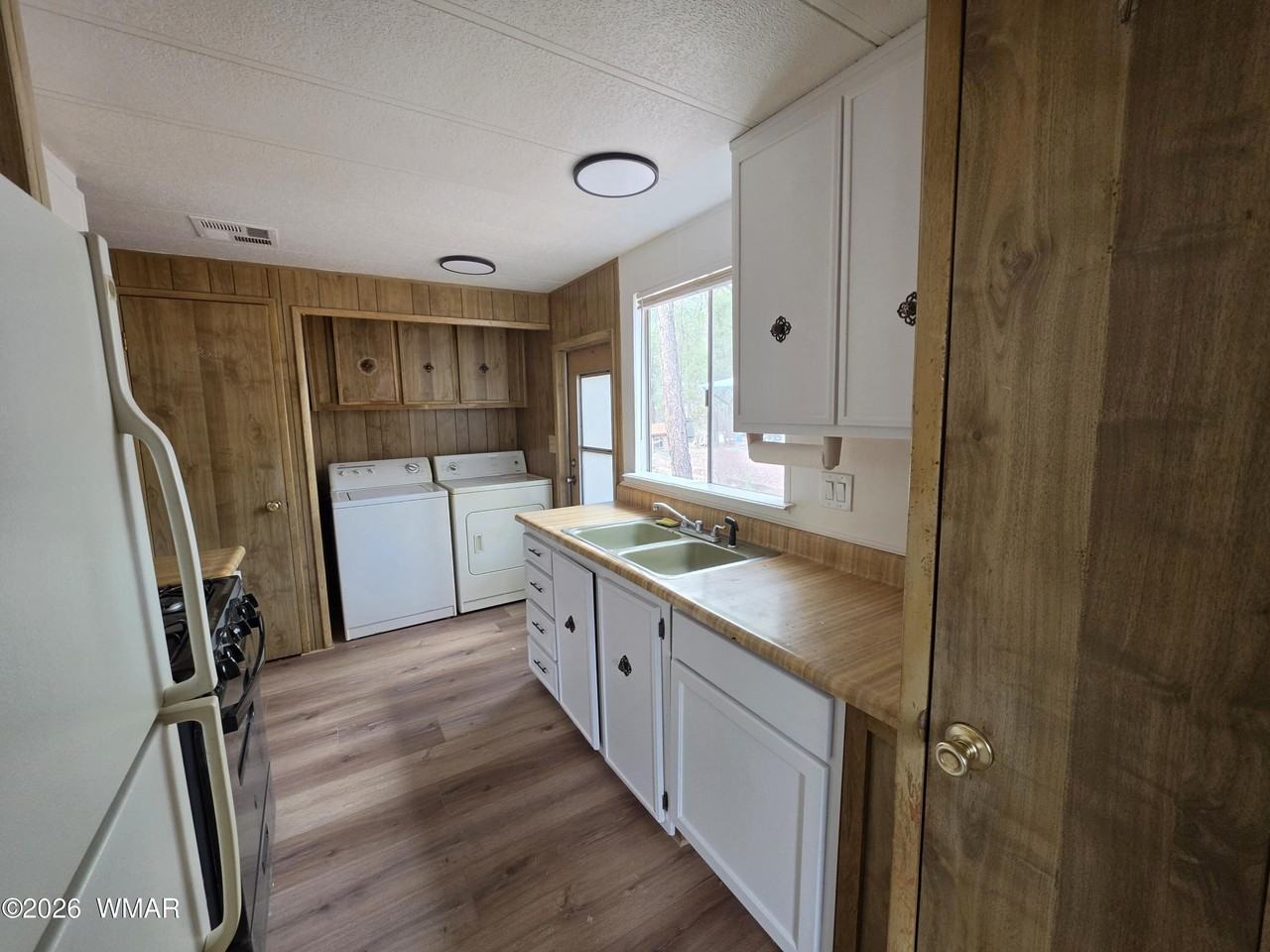 2800 S White Mountain Rd #84 - Photo 6 of 13