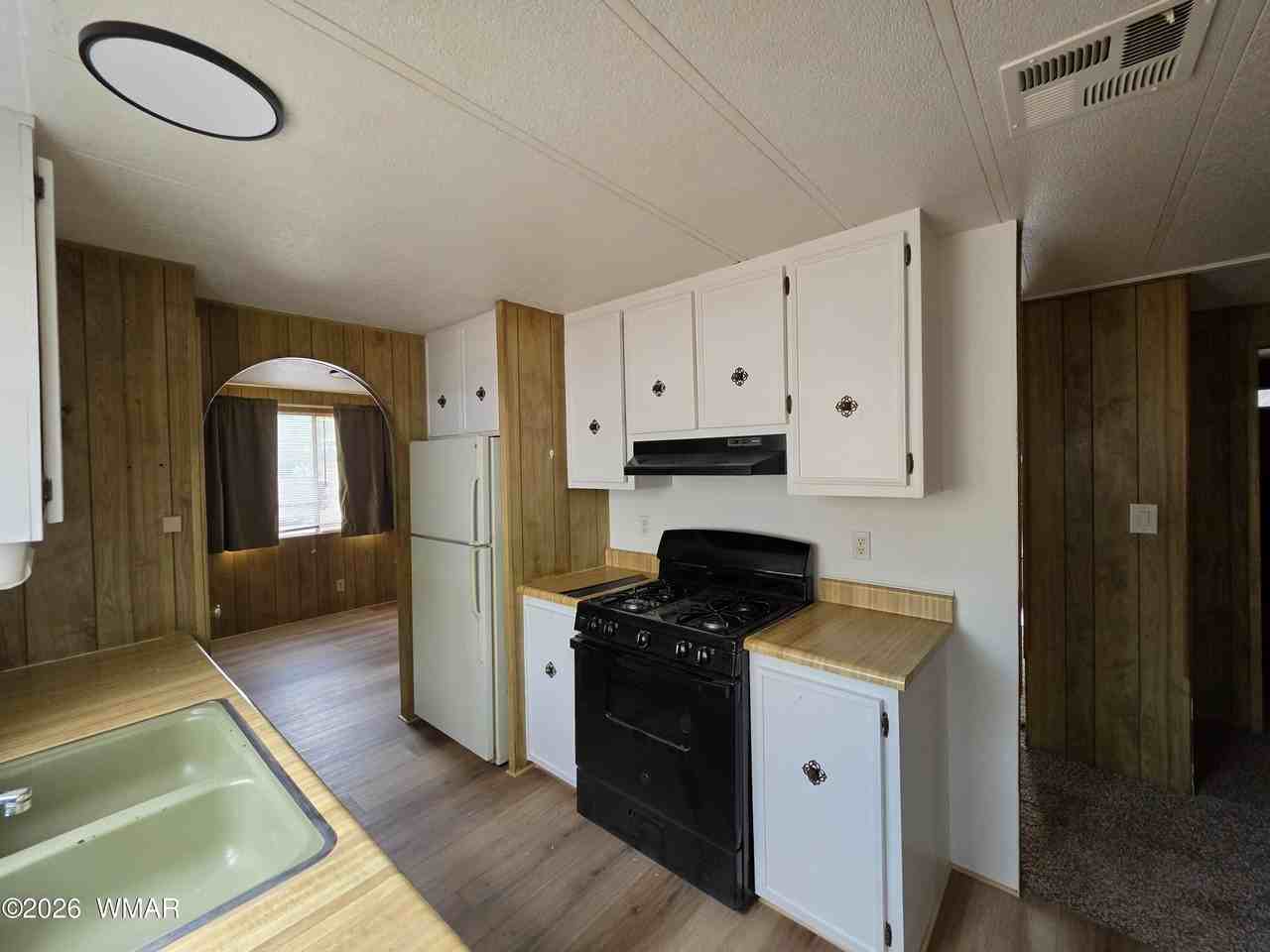 2800 S White Mountain Rd #84 - Photo 7 of 13
