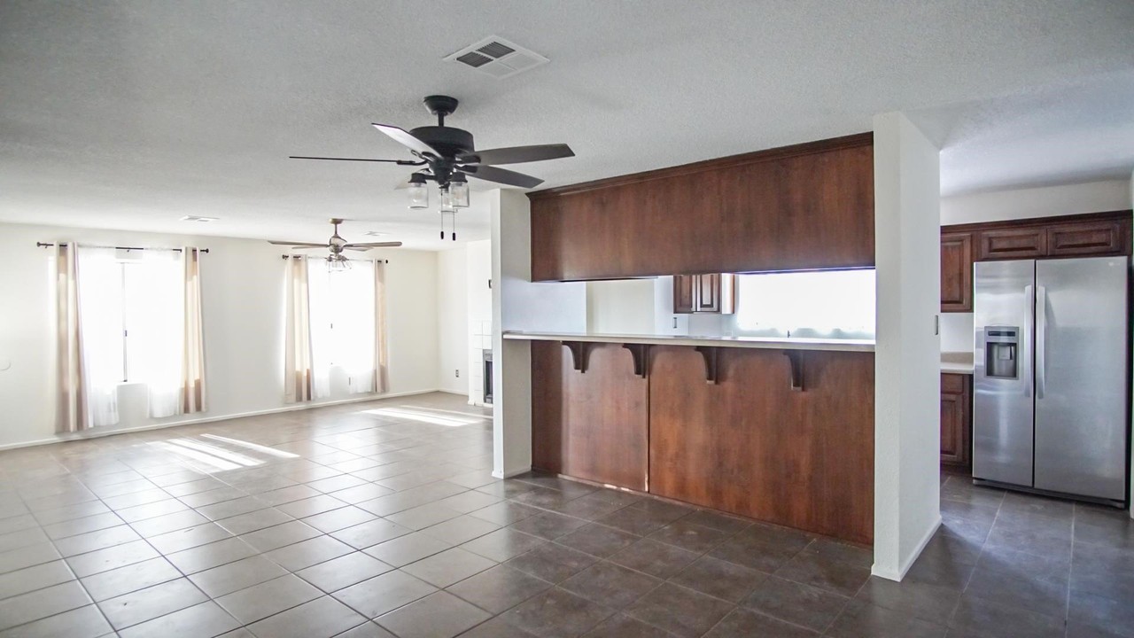2620 S 32nd Ave - Photo 6 of 26