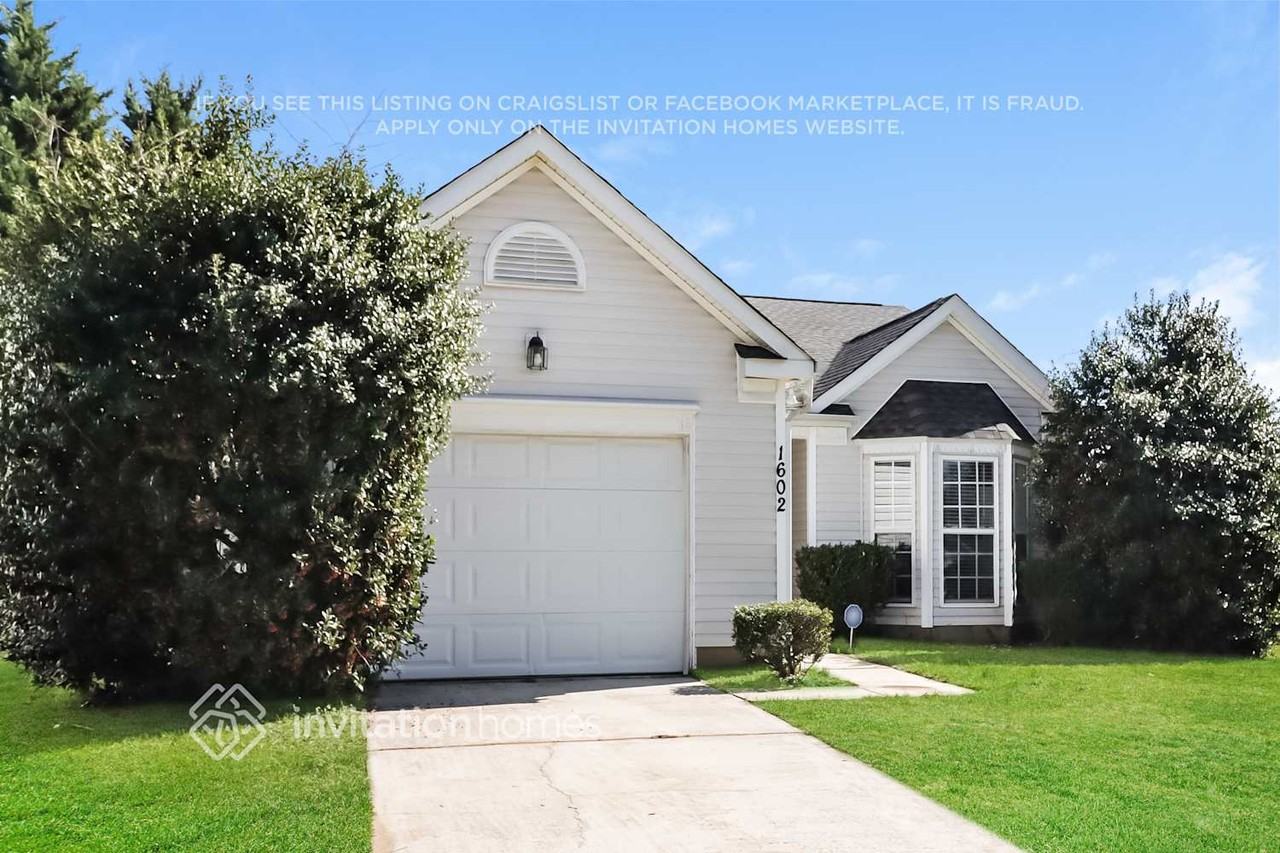1602 Oakdale Green Dr - Photo 3 of 17