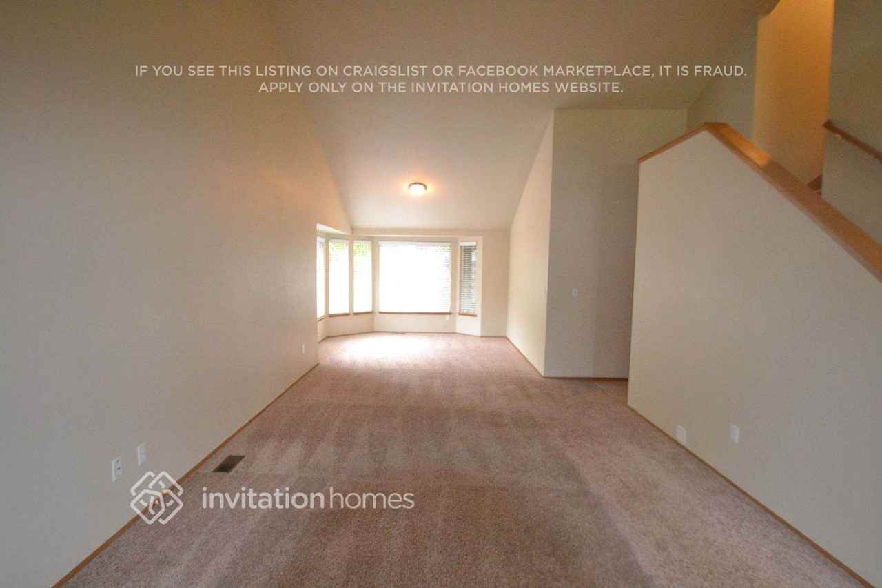 3201 32nd Street Pl Se - Photo 2 of 11