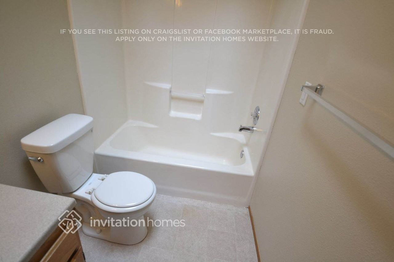 3201 32nd Street Pl Se - Photo 7 of 11