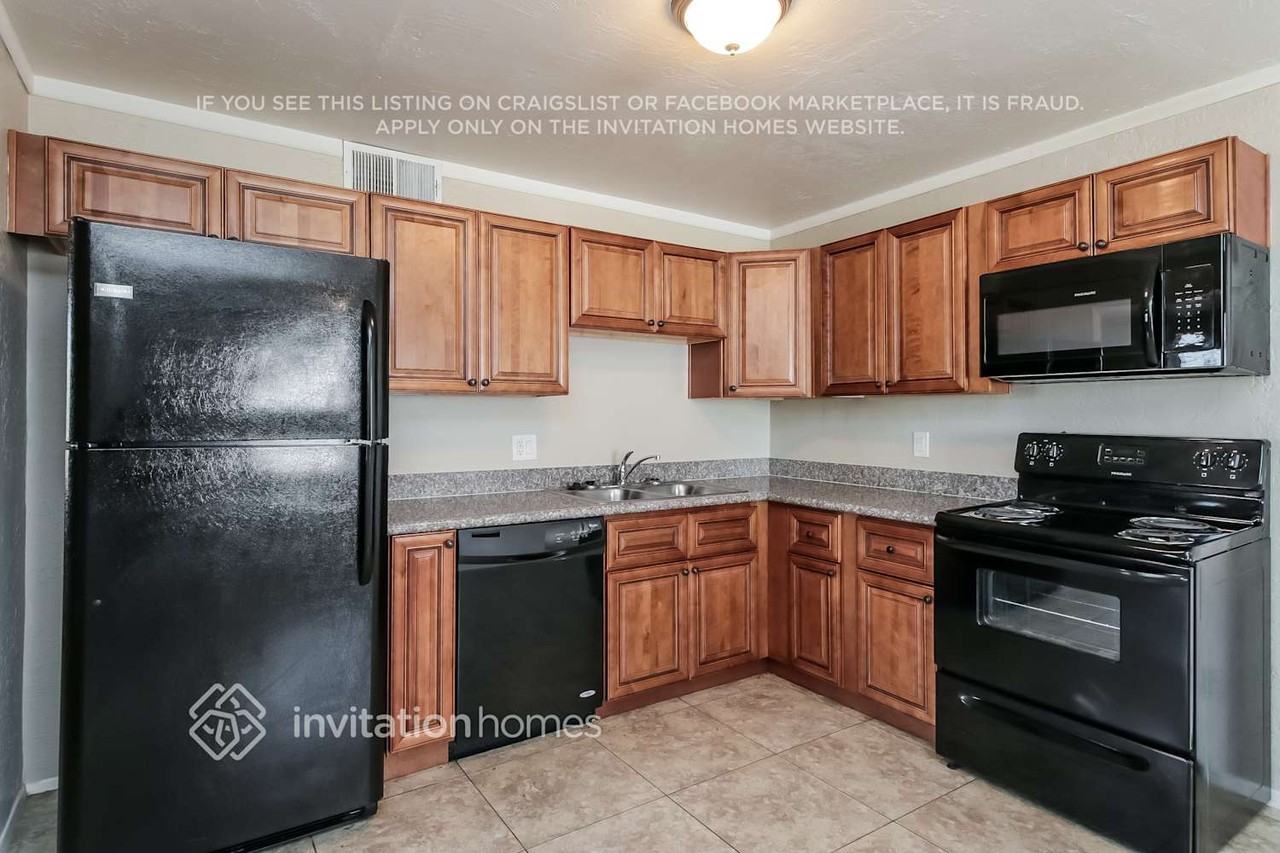 7813 E Roosevelt St - Photo 6 of 21