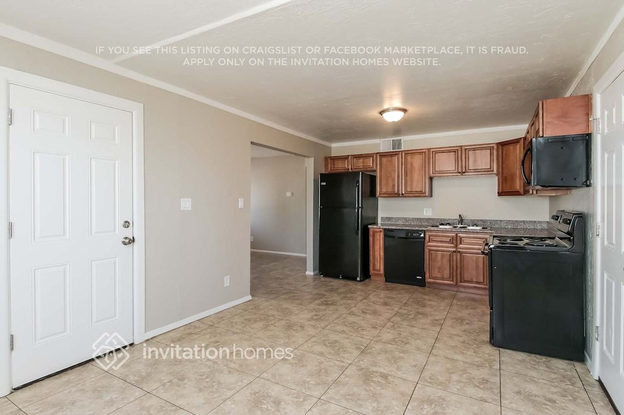 7813 E Roosevelt St - Photo 7 of 21