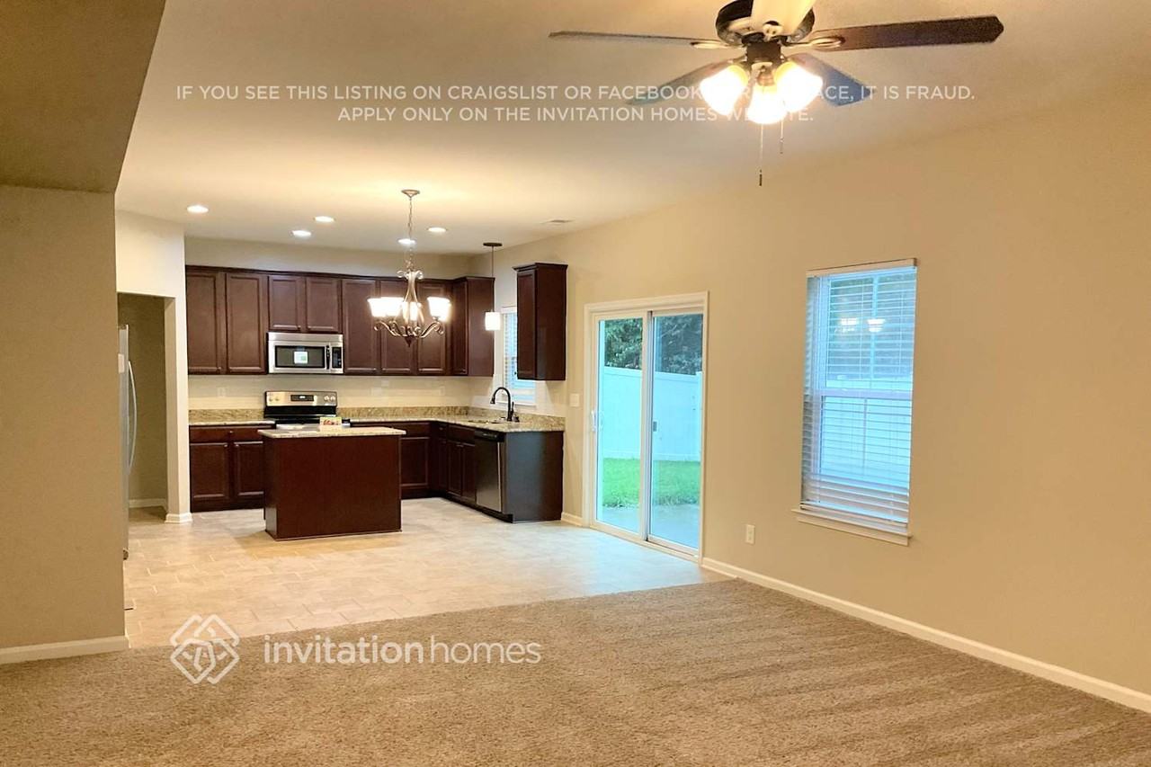 7678 W Berkeley Rd - Photo 4 of 13