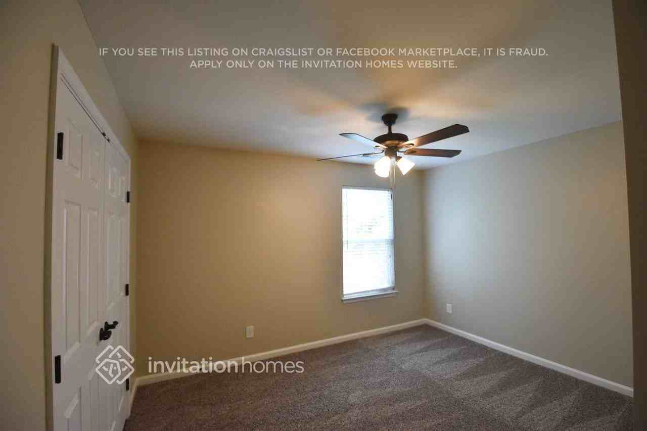 7678 W Berkeley Rd - Photo 7 of 13