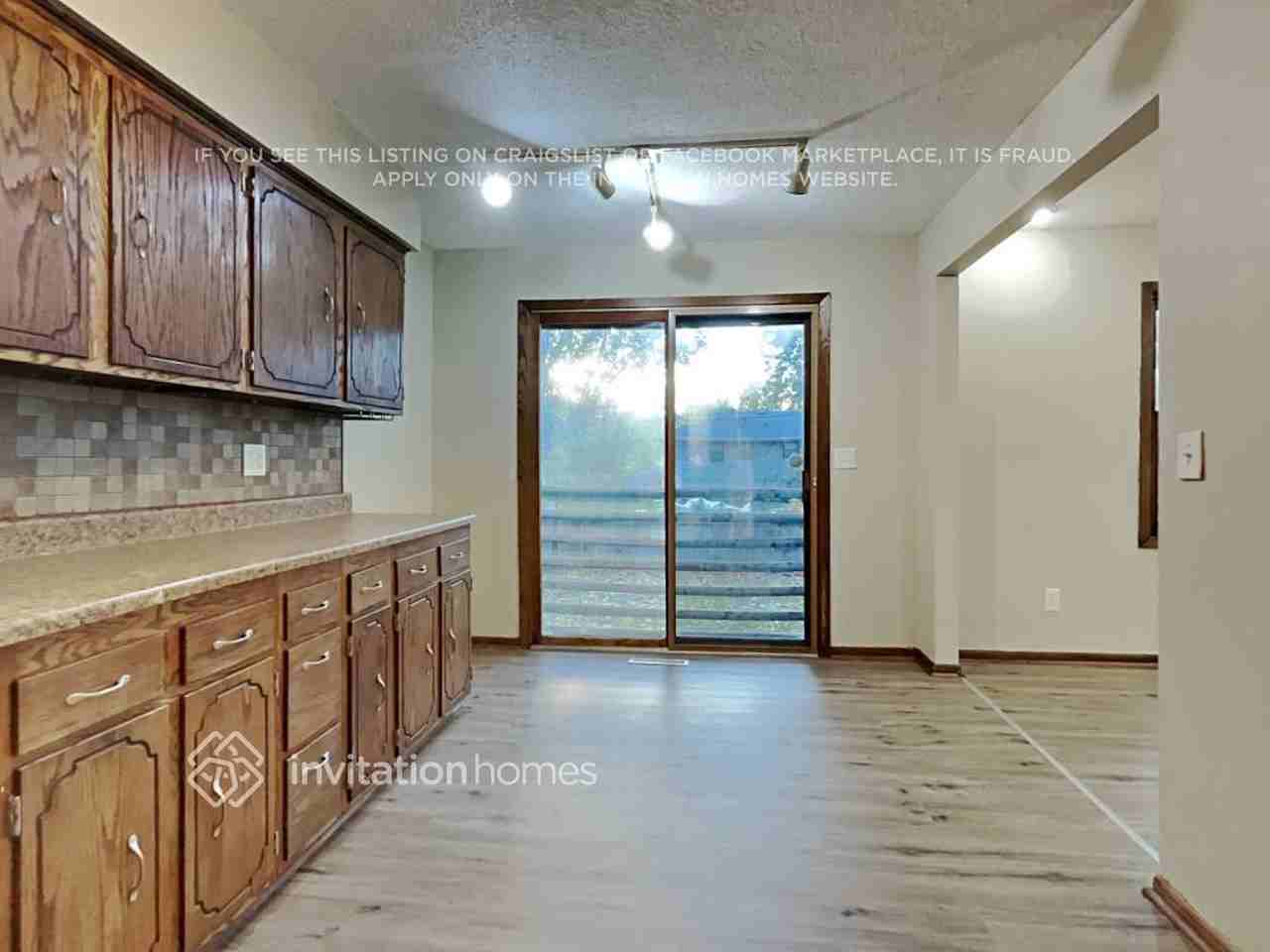 7841 Colorado Ave N - Photo 5 of 19