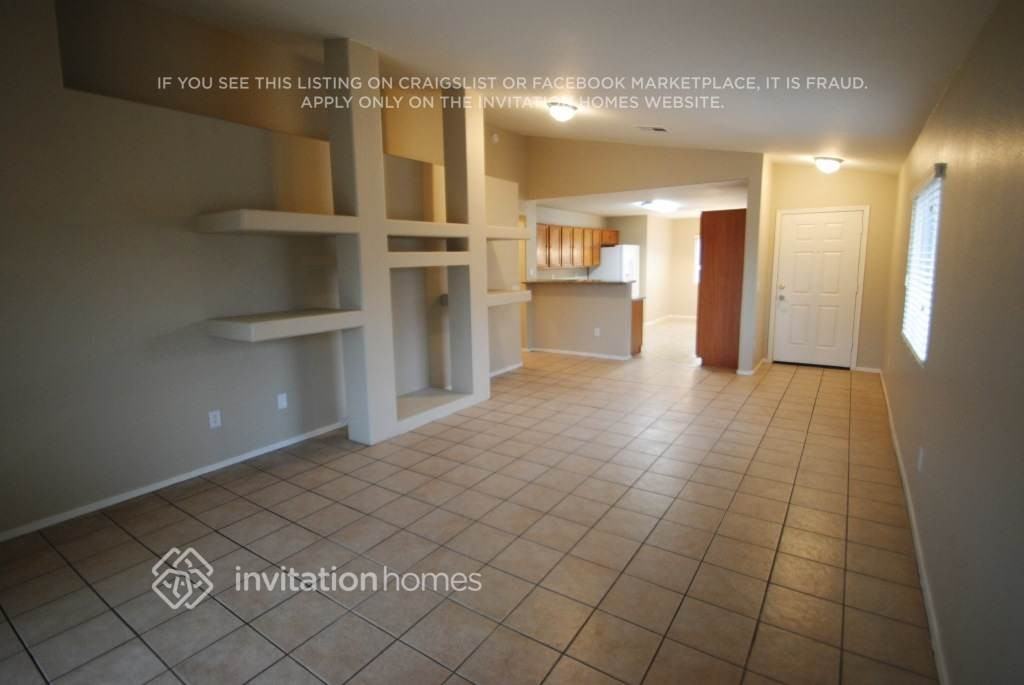 10244 N 92nd Dr - Photo 5 of 12