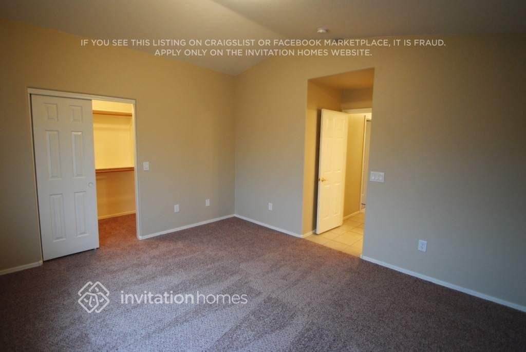 10244 N 92nd Dr - Photo 6 of 12