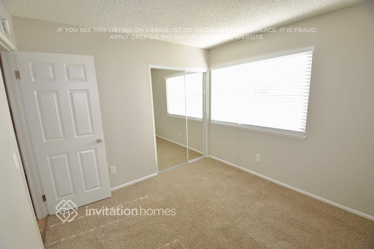 11271 Cullen Ct - Photo 4 of 8