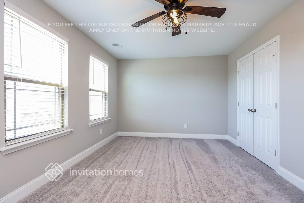 1184 Westgate Dr - Photo 7 of 16