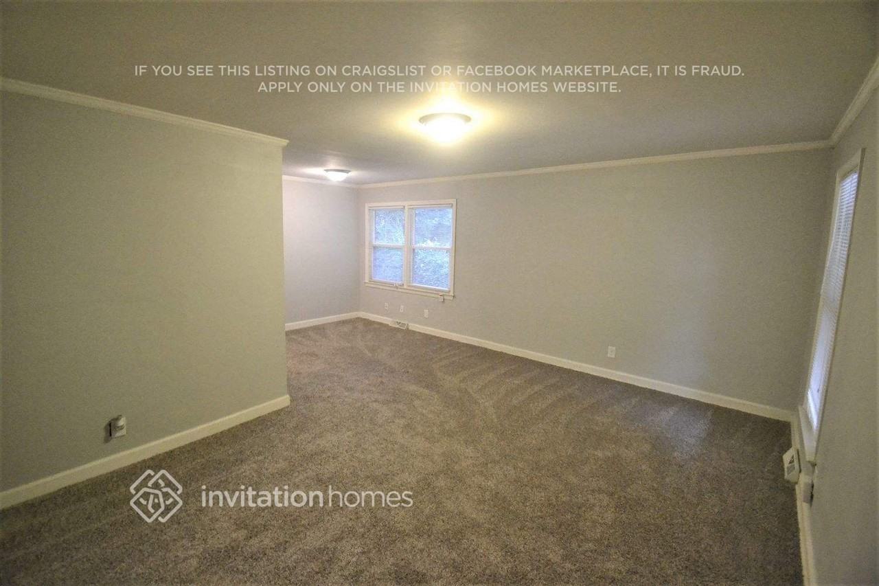 3621 Revolution Park Dr - Photo 3 of 17