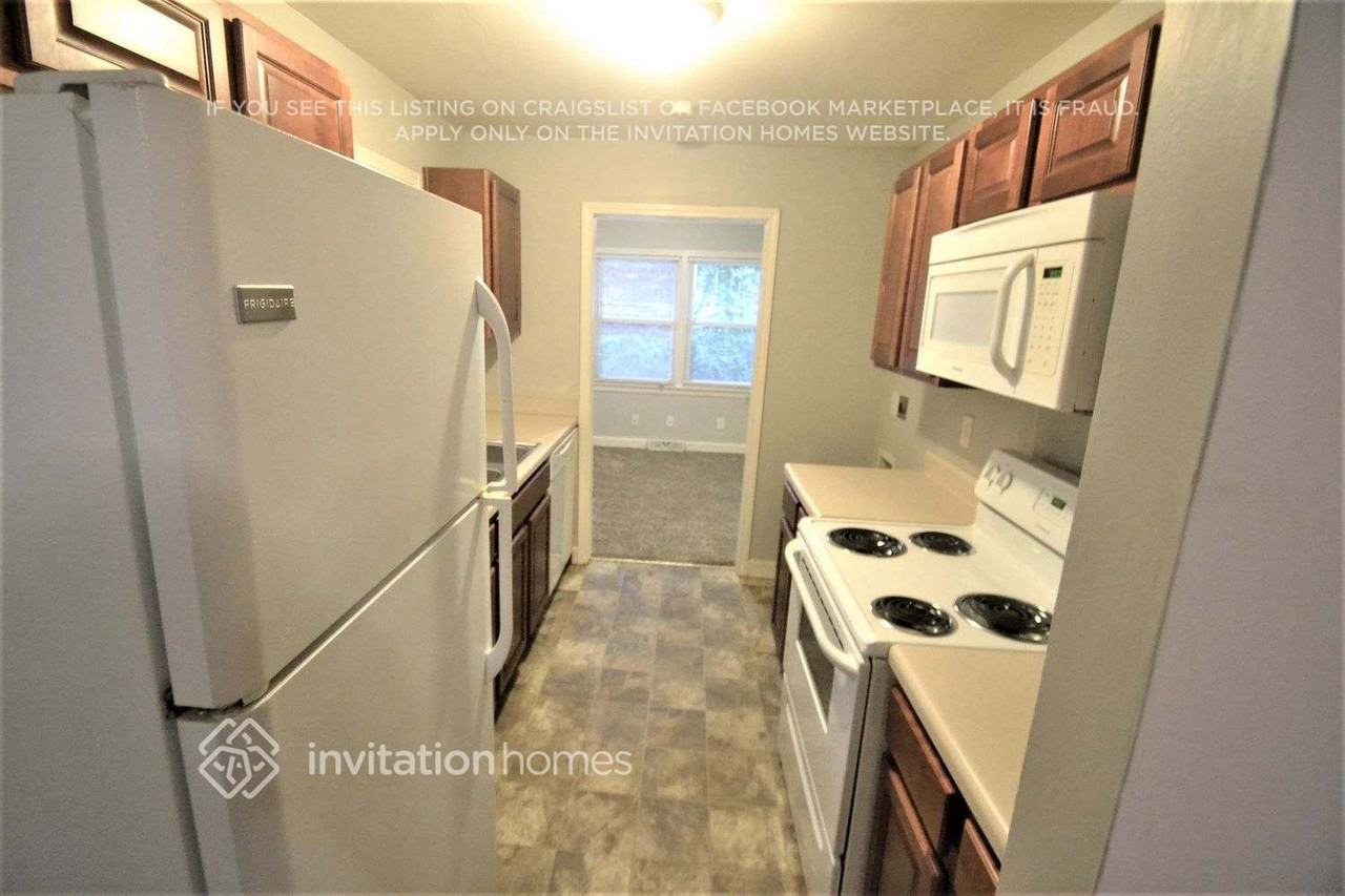 3621 Revolution Park Dr - Photo 6 of 17