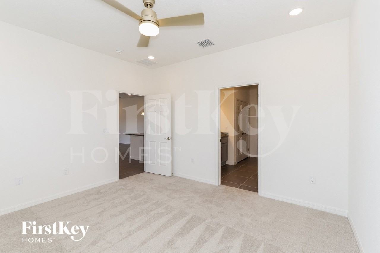 307 Corbel Ln - Photo 7 of 15