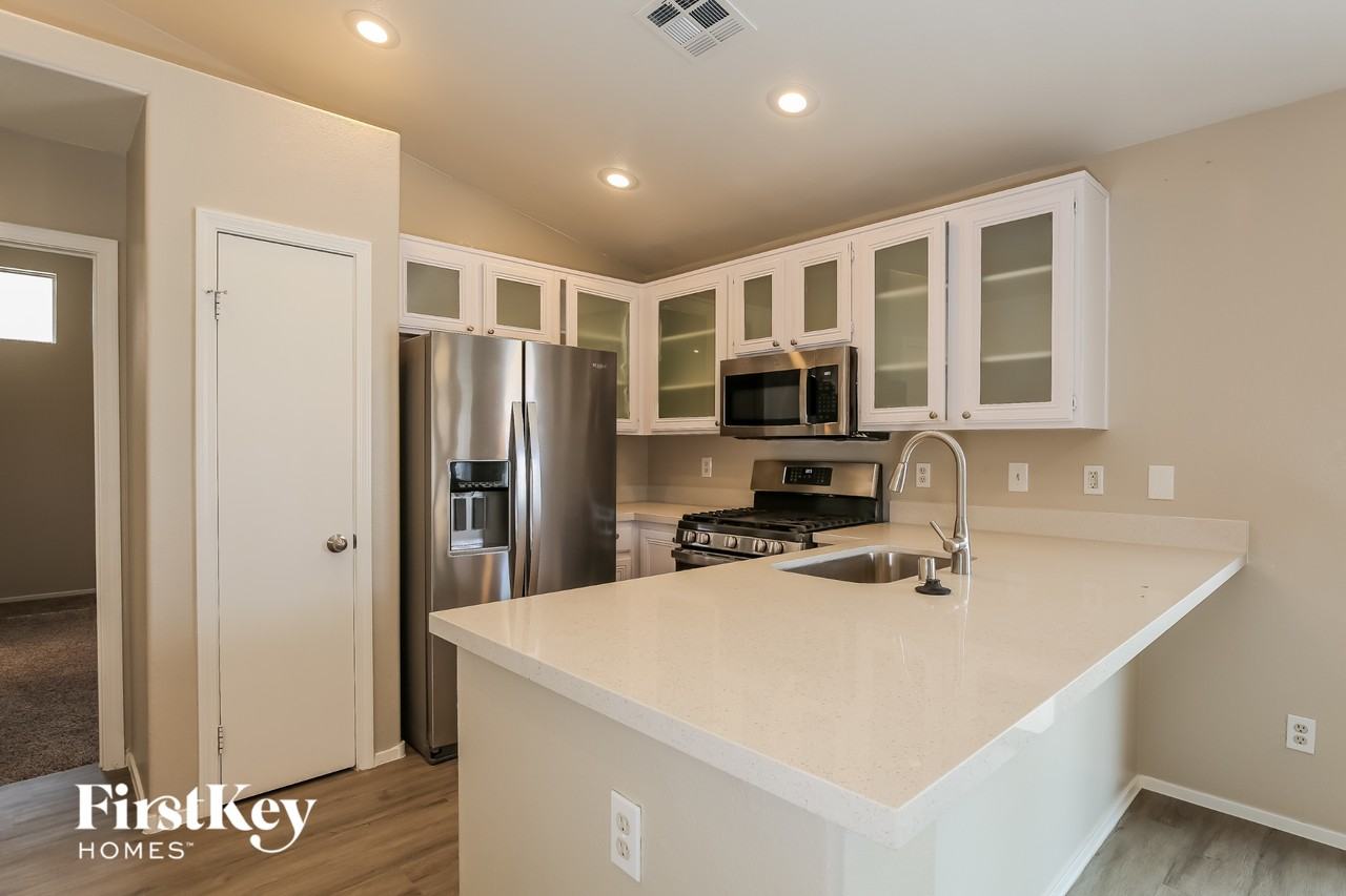 6133 Kitamaya St - Photo 6 of 15