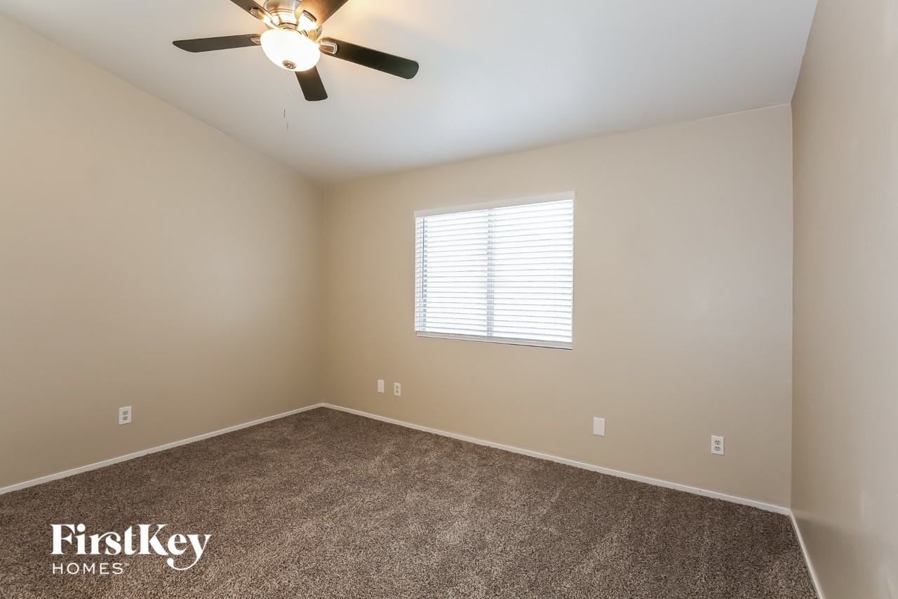 6133 Kitamaya St - Photo 7 of 15