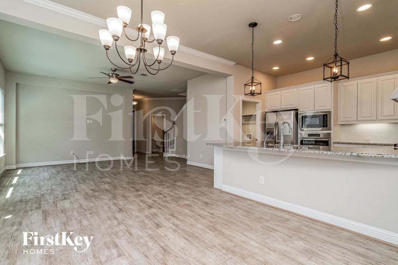 4321 Garnet Jade Dr - Photo 3 of 15