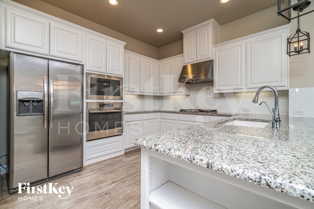 4321 Garnet Jade Dr - Photo 4 of 15