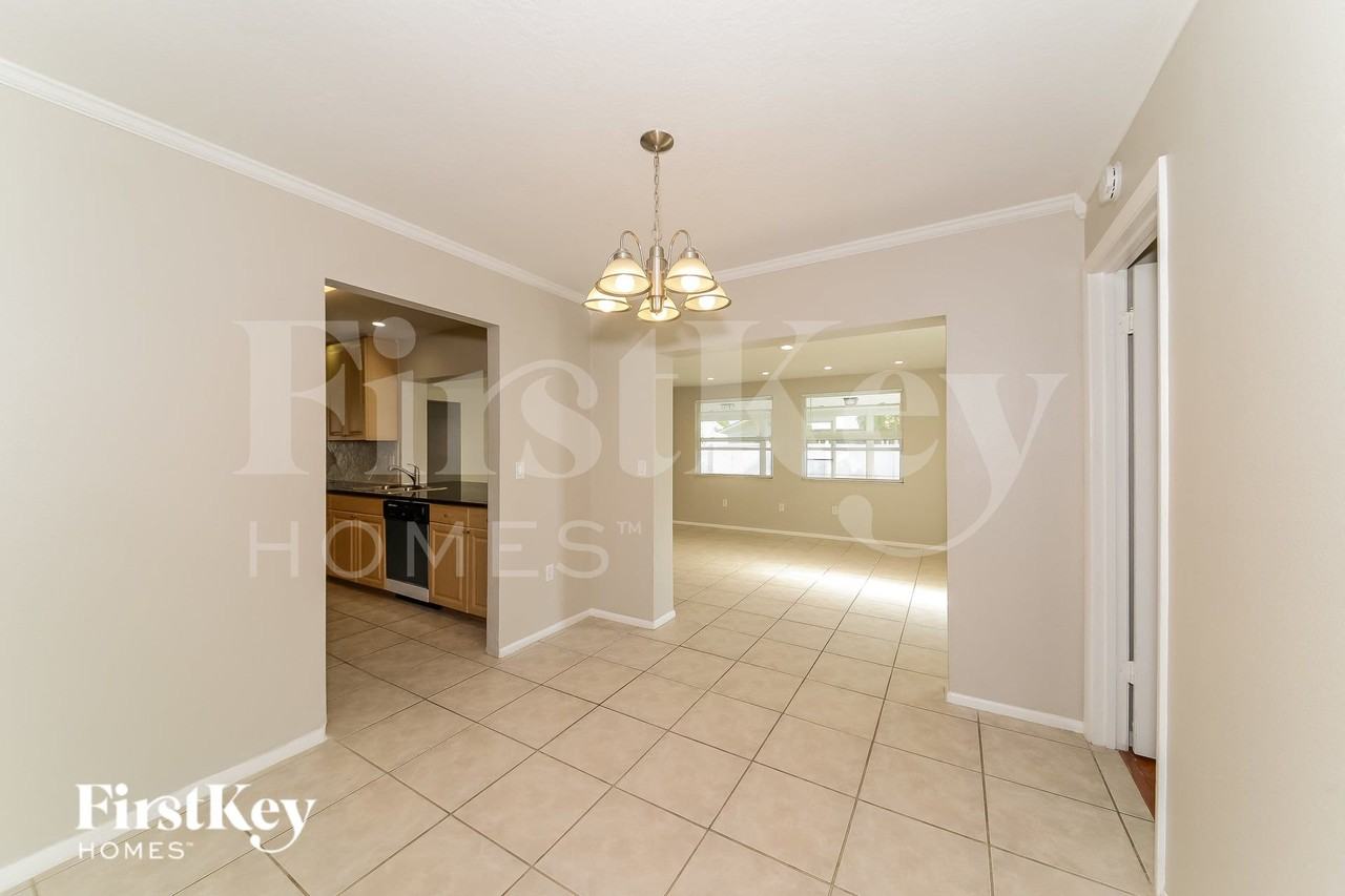 7403 13th Avenue Dr W - Photo 3 of 16