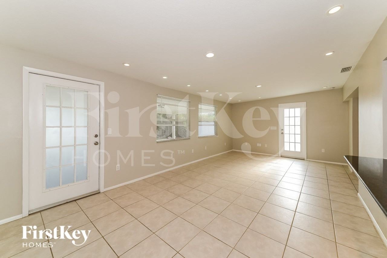 7403 13th Avenue Dr W - Photo 6 of 16