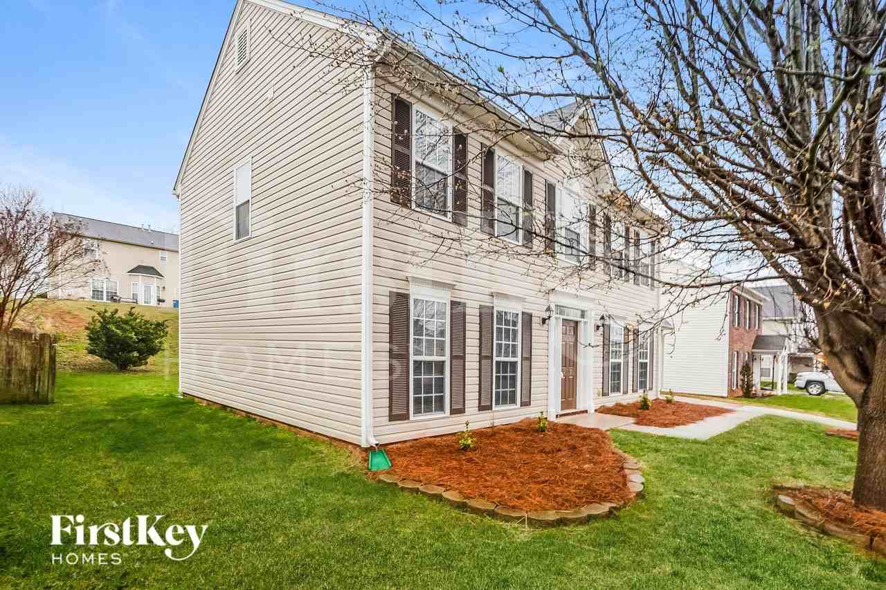 2117 Ballingarry Dr - Photo 2 of 15