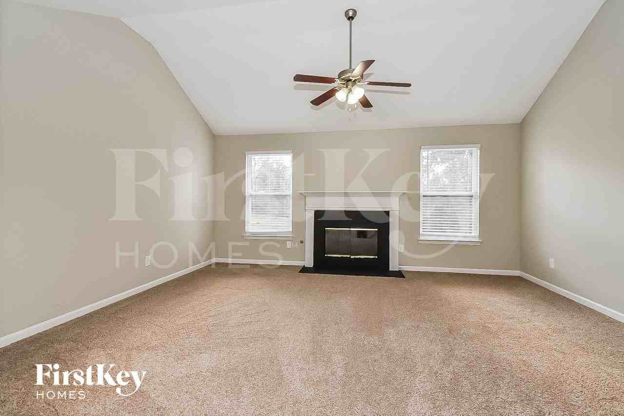 4235 White Rd - Photo 2 of 15