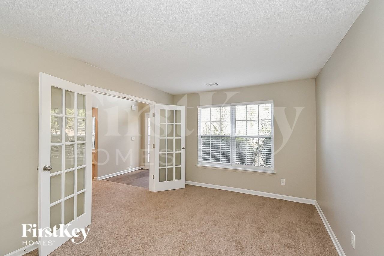 4235 White Rd - Photo 7 of 15