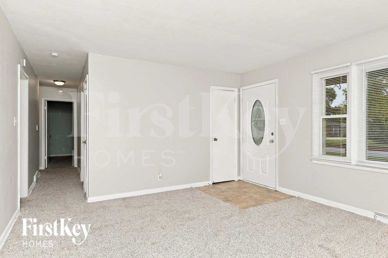 7645 E 50th St - Photo 6 of 19