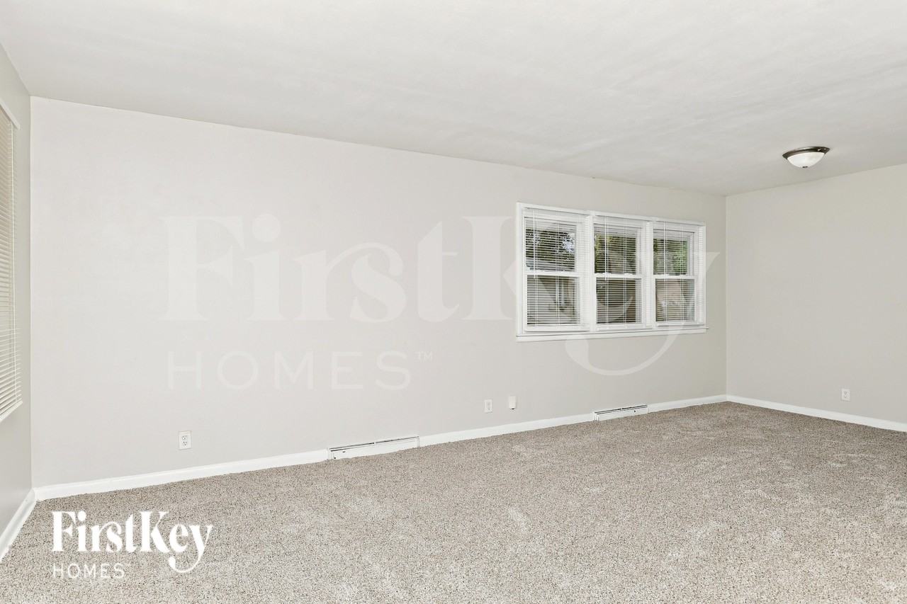 7645 E 50th St - Photo 7 of 19
