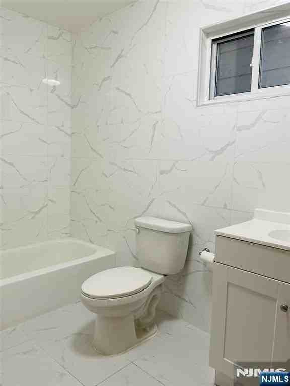 303 S 3rd St ##1 - Photo 7 of 11