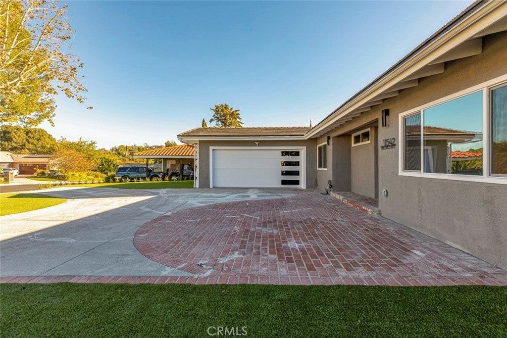 11542 Encino Ave - Photo 2 of 50