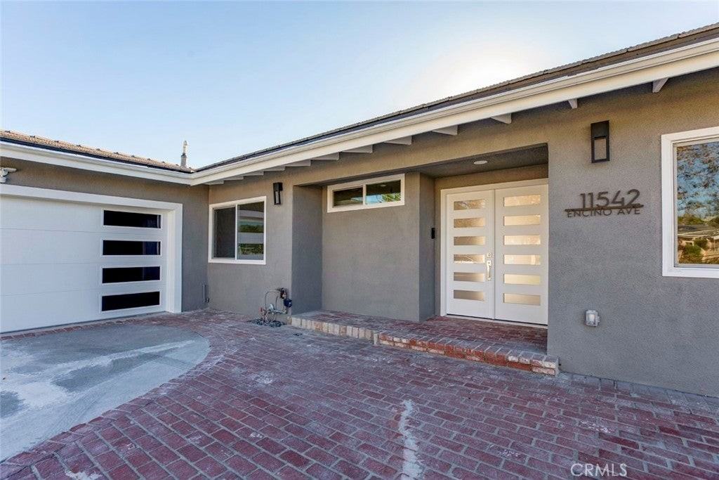 11542 Encino Ave - Photo 3 of 50