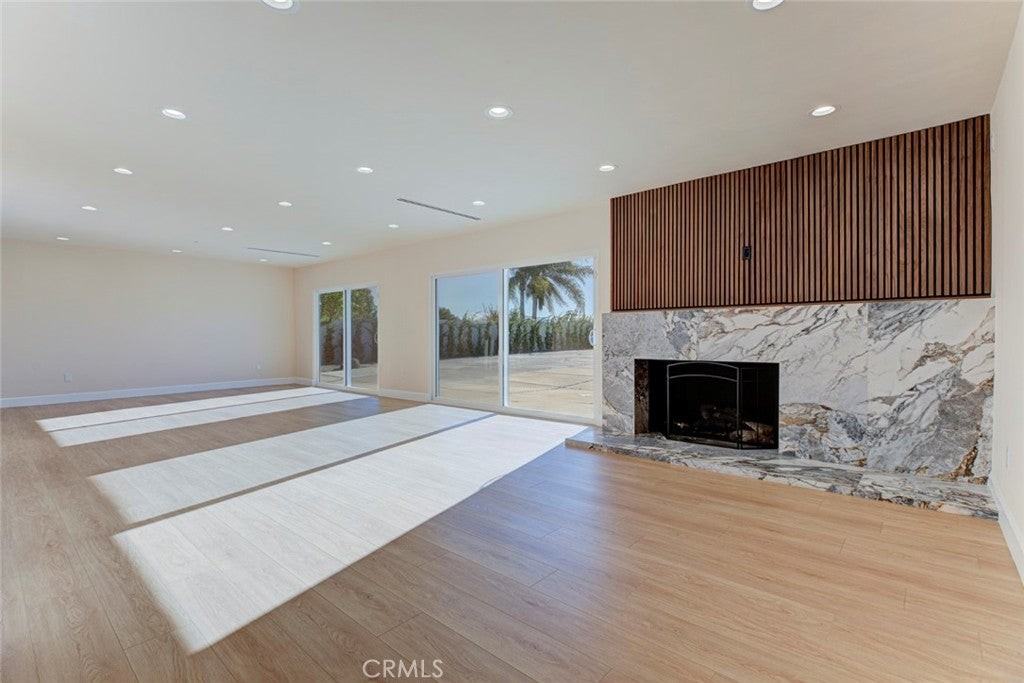 11542 Encino Ave - Photo 4 of 50