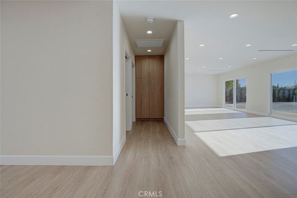 11542 Encino Ave - Photo 7 of 50