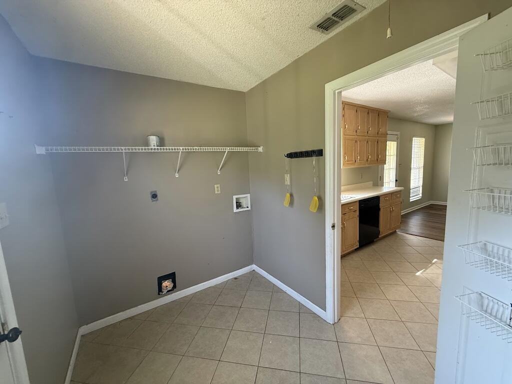 122 Jowers Ln - Photo 2 of 14
