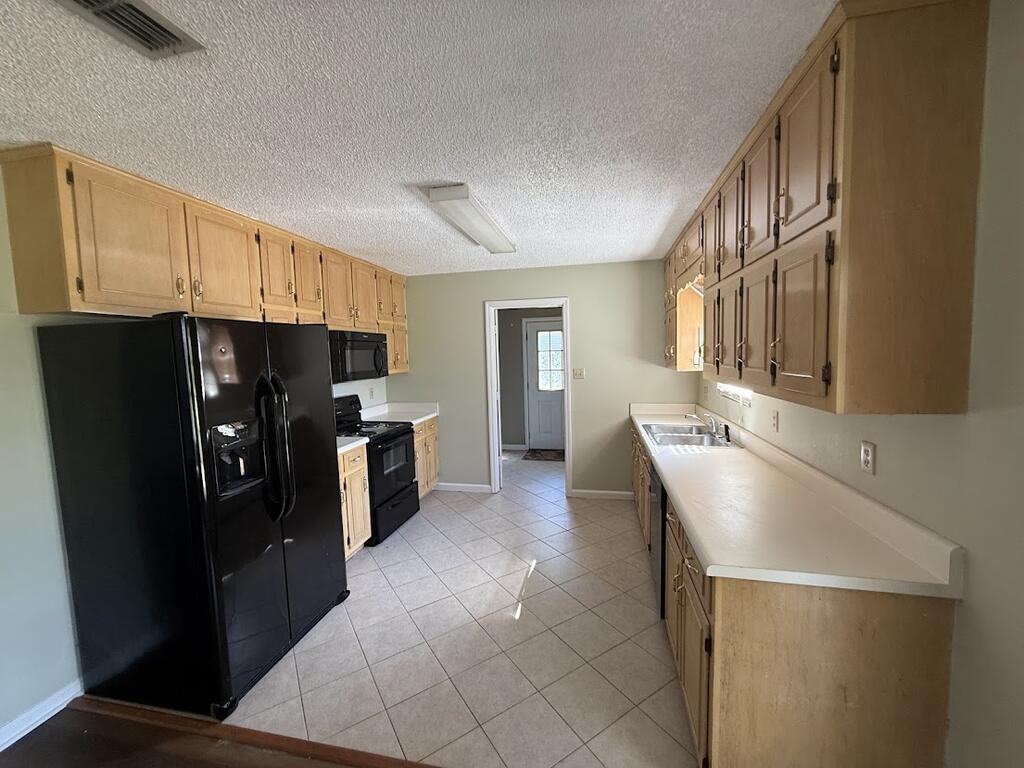 122 Jowers Ln - Photo 3 of 14