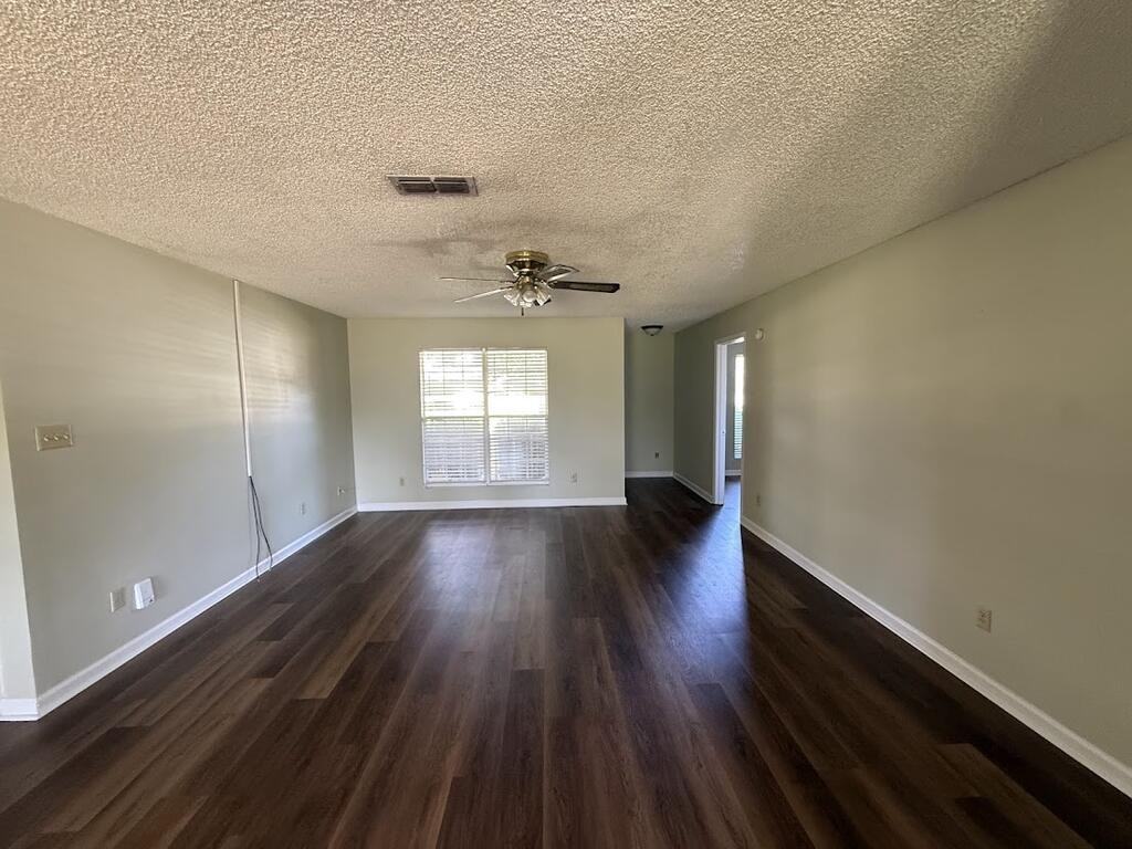 122 Jowers Ln - Photo 5 of 14