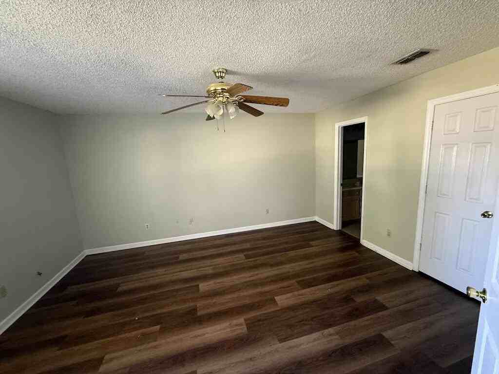 122 Jowers Ln - Photo 7 of 14