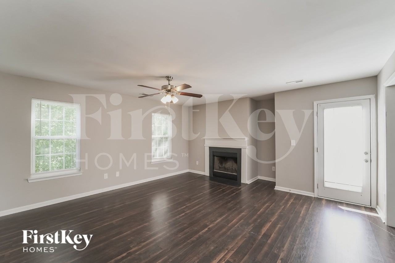 507 Woodington Ln - Photo 3 of 16