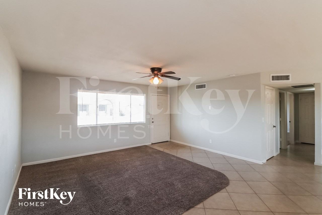 2602 E Michigan Ave - Photo 2 of 15