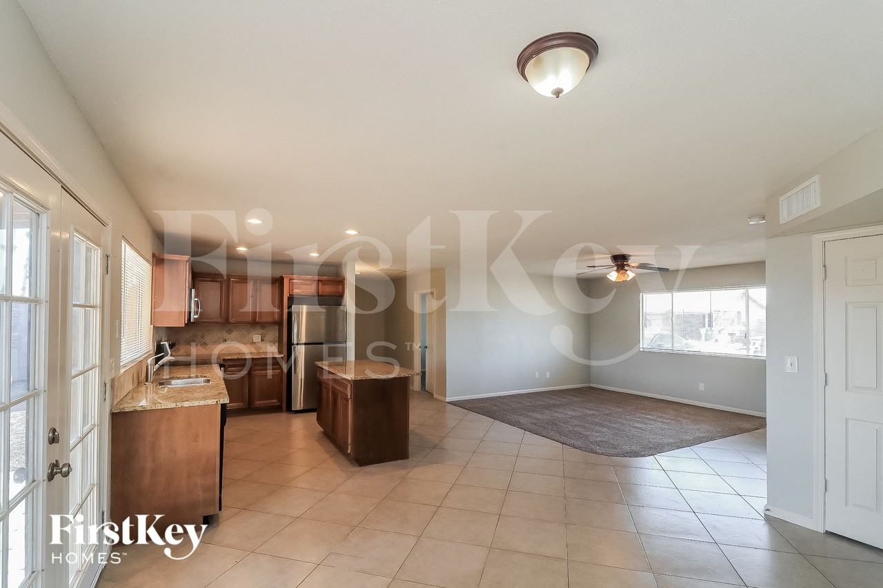 2602 E Michigan Ave - Photo 5 of 15