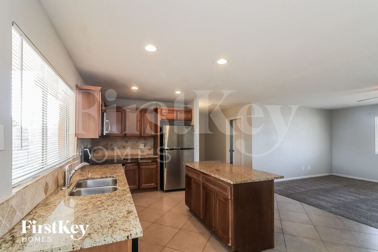 2602 E Michigan Ave - Photo 6 of 15