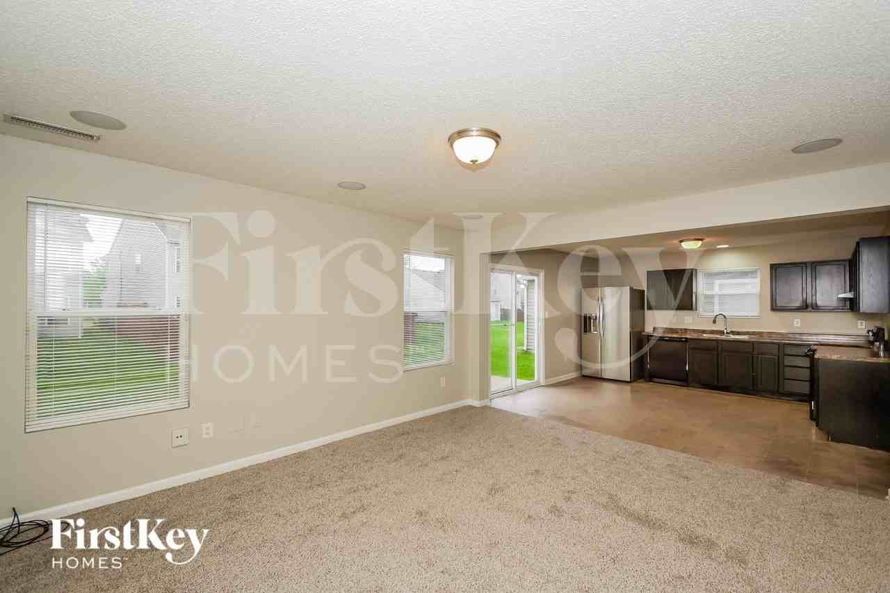 10444 Apple Creek Way - Photo 4 of 16