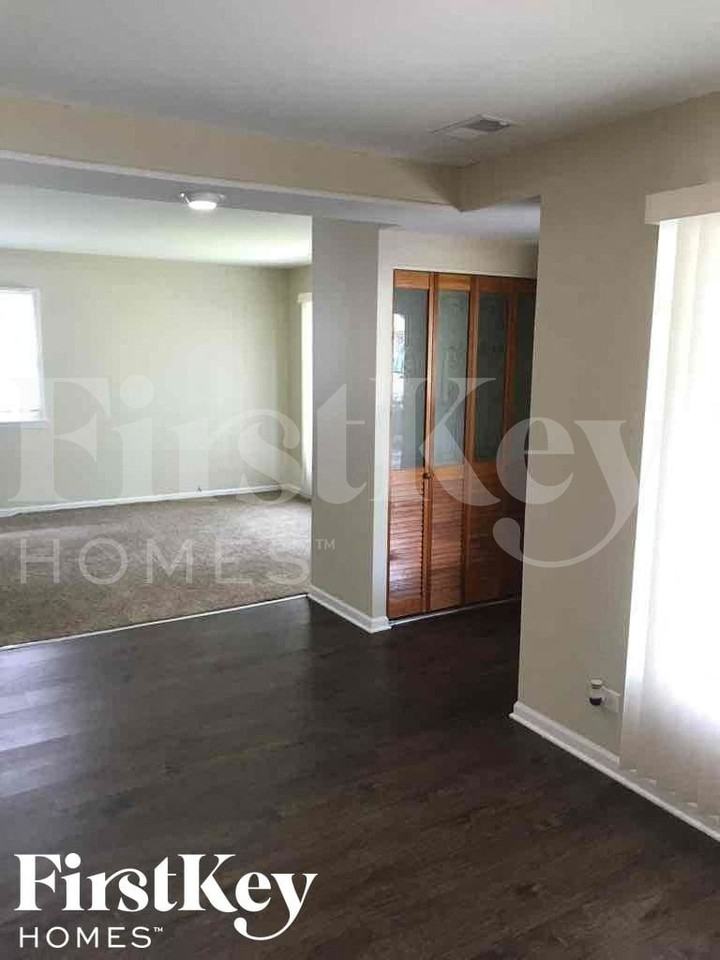 10239 W 151st St - Photo 2 of 16