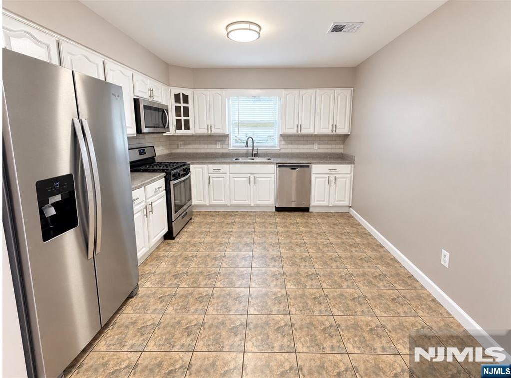 80 Cutler St - Photo 4 of 10
