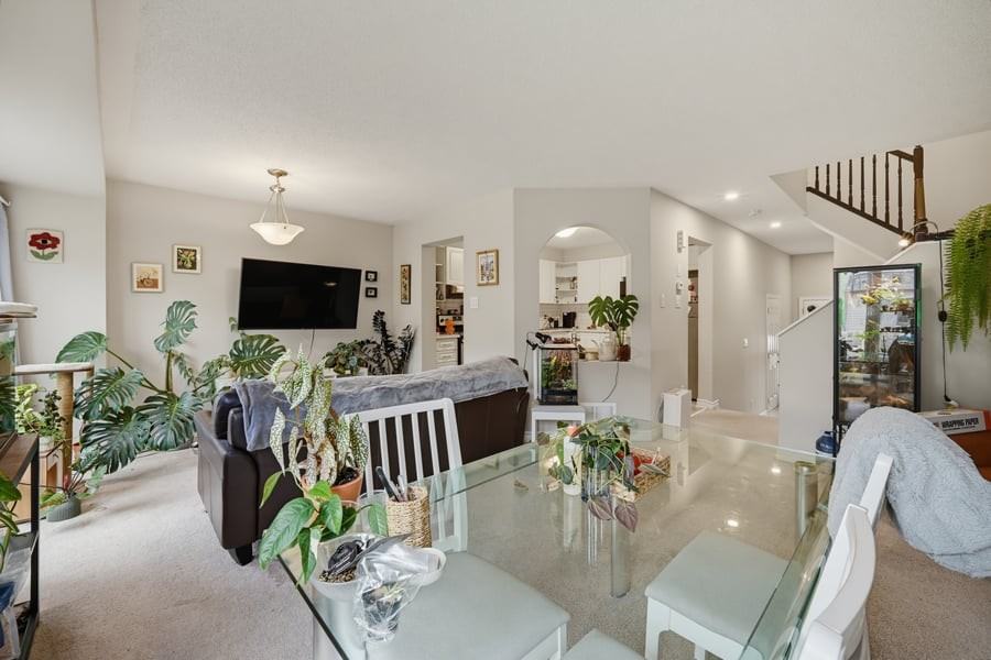 102 Nacarat Street - Photo 3 of 13